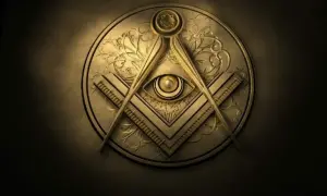 Symbole maçonnique doré en relief, avec une équerre, un compas et un œil, évoquant les mystères des grées.