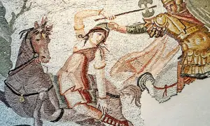 Mosaïque représentant Hercule combattant Hippolyte pour sa ceinture. Un cheval est visible à gauche.