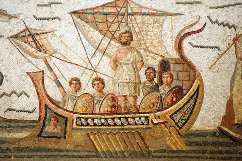 Mosaïque romaine : Ulysse, tel un dieu, mène ses hommes sur un navire, prêt pour l'aventure.