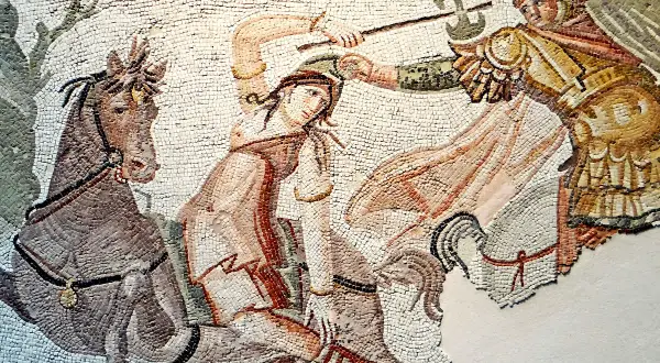 Mosaïque représentant Hercule combattant Hippolyte pour sa ceinture. Un cheval est visible à gauche.