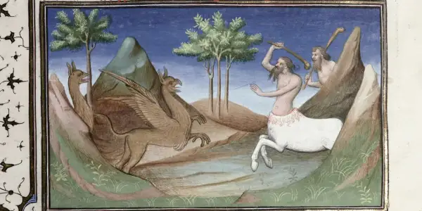 Un mi homme mi cheval, armé d'une massue, affronte un griffon et une créature ailée dans un paysage rocheux.